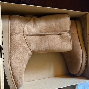 NWT New Ugg Michelle Classic Suede Boot Chestnut Tan